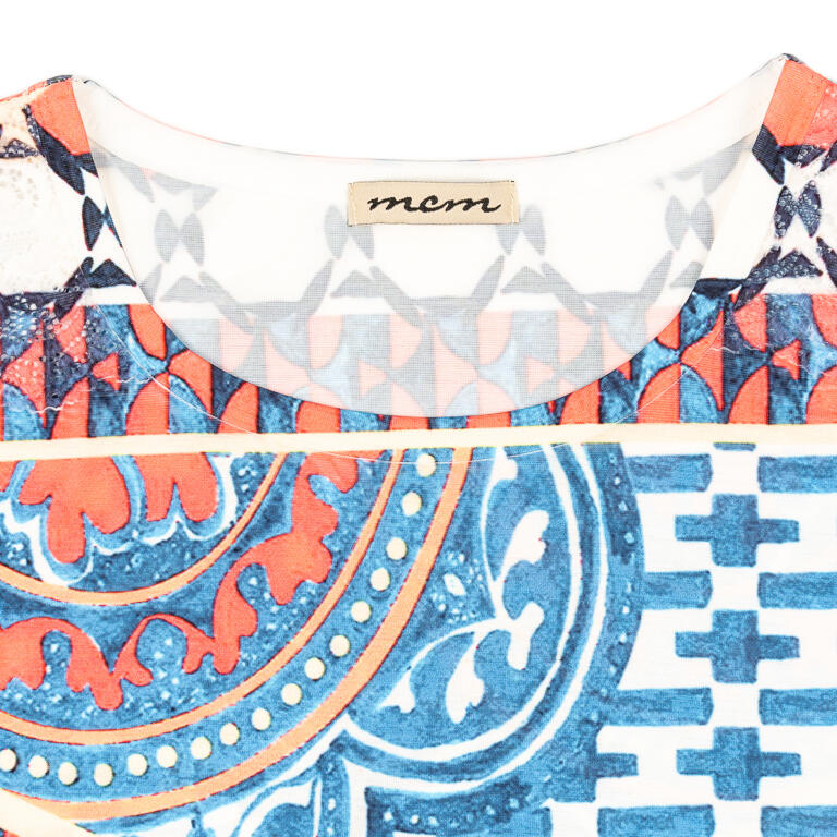 🧡 Camiseta con Estampado en Corales y Azul Tinta