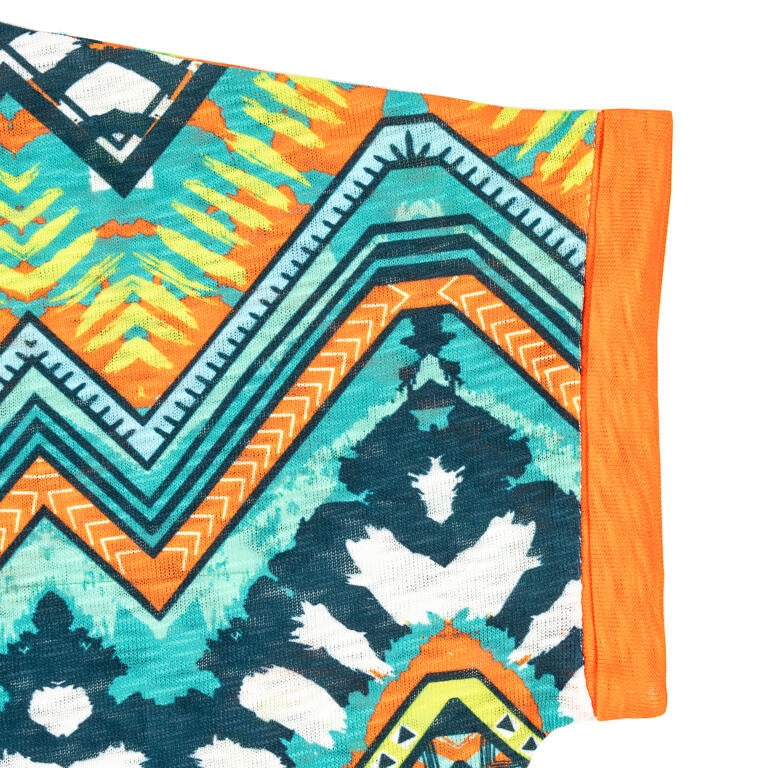 🧡 Camiseta con Estampado en Verdes y Naranjas – Manga Murciélago