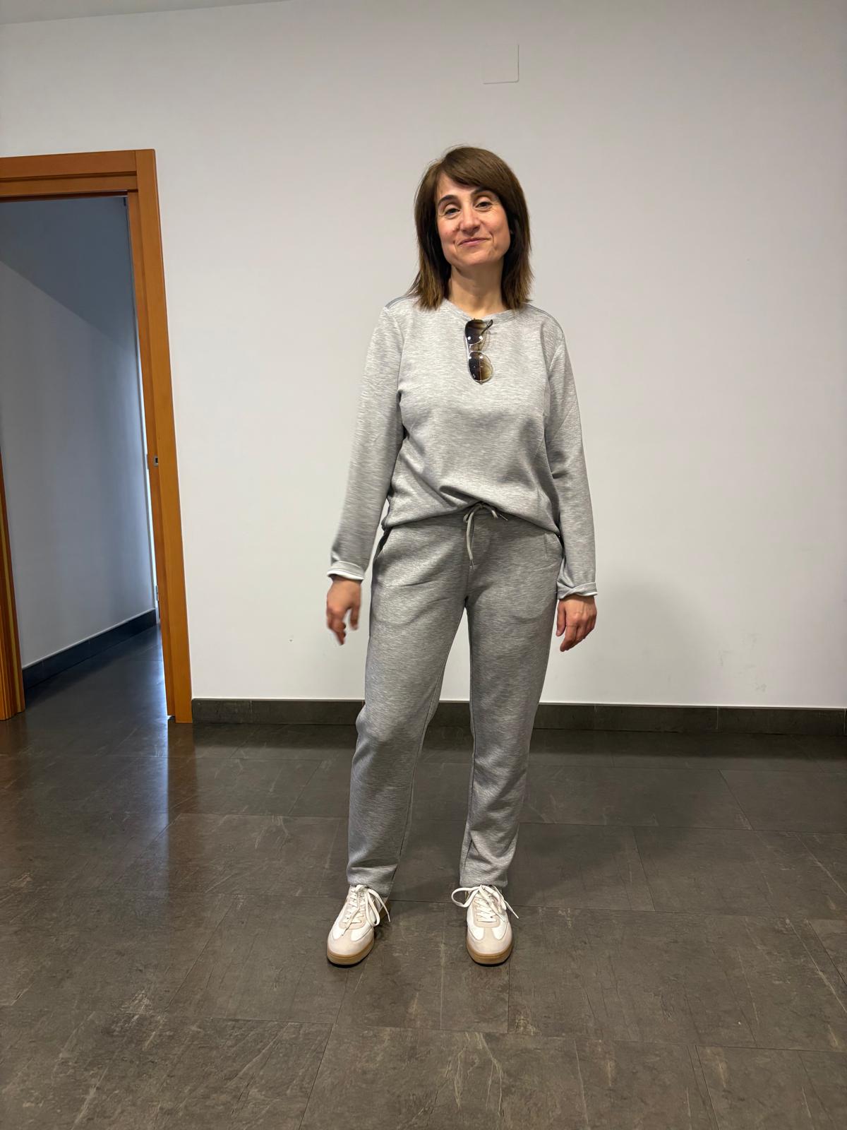 👟 Conjunto Comfy Gris con Detalle Brilli
