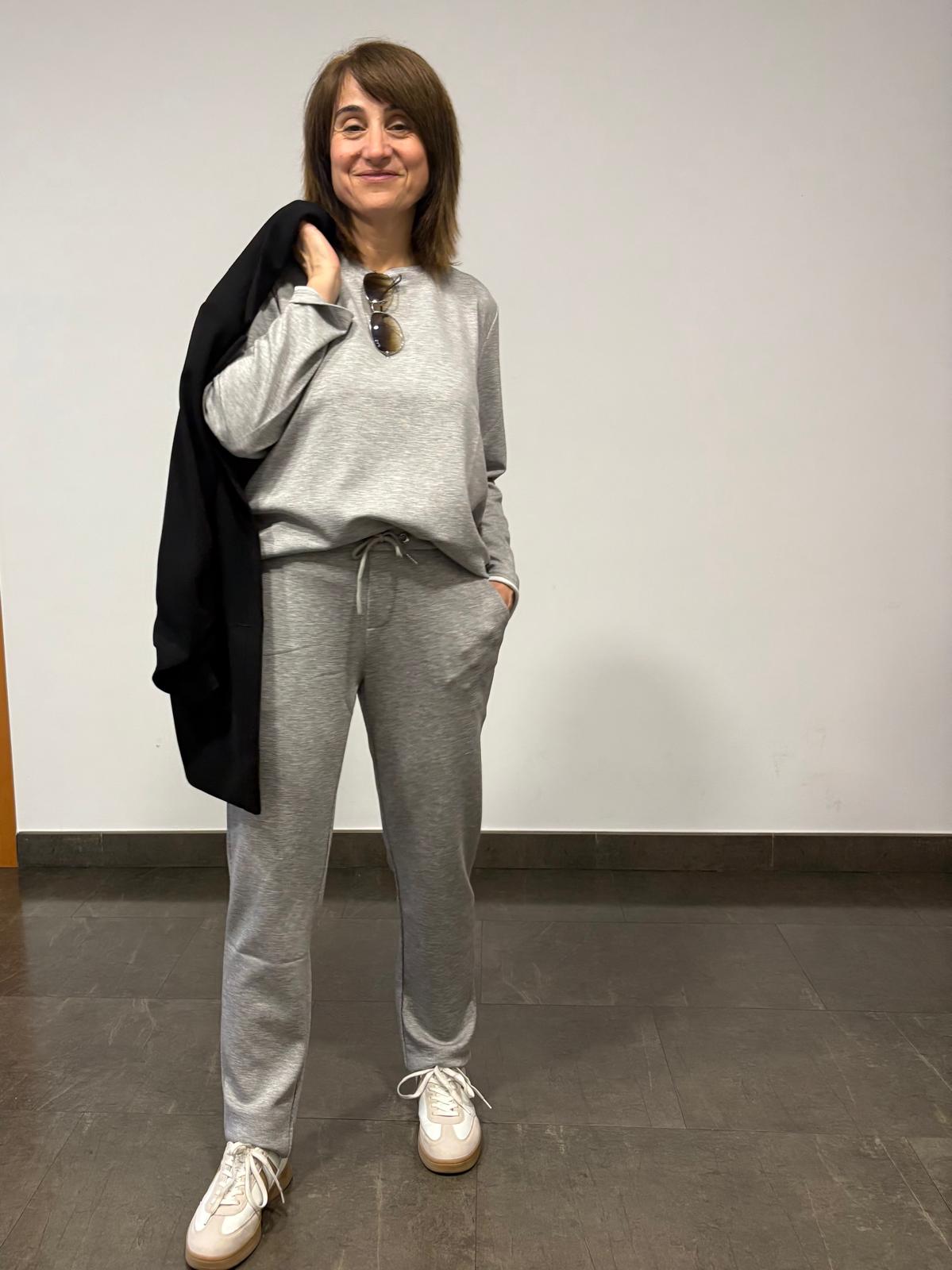 👟 Conjunto Comfy Gris con Detalle Brilli