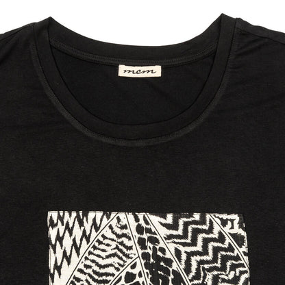 🖤 Camiseta Negra con Estampado Étnico