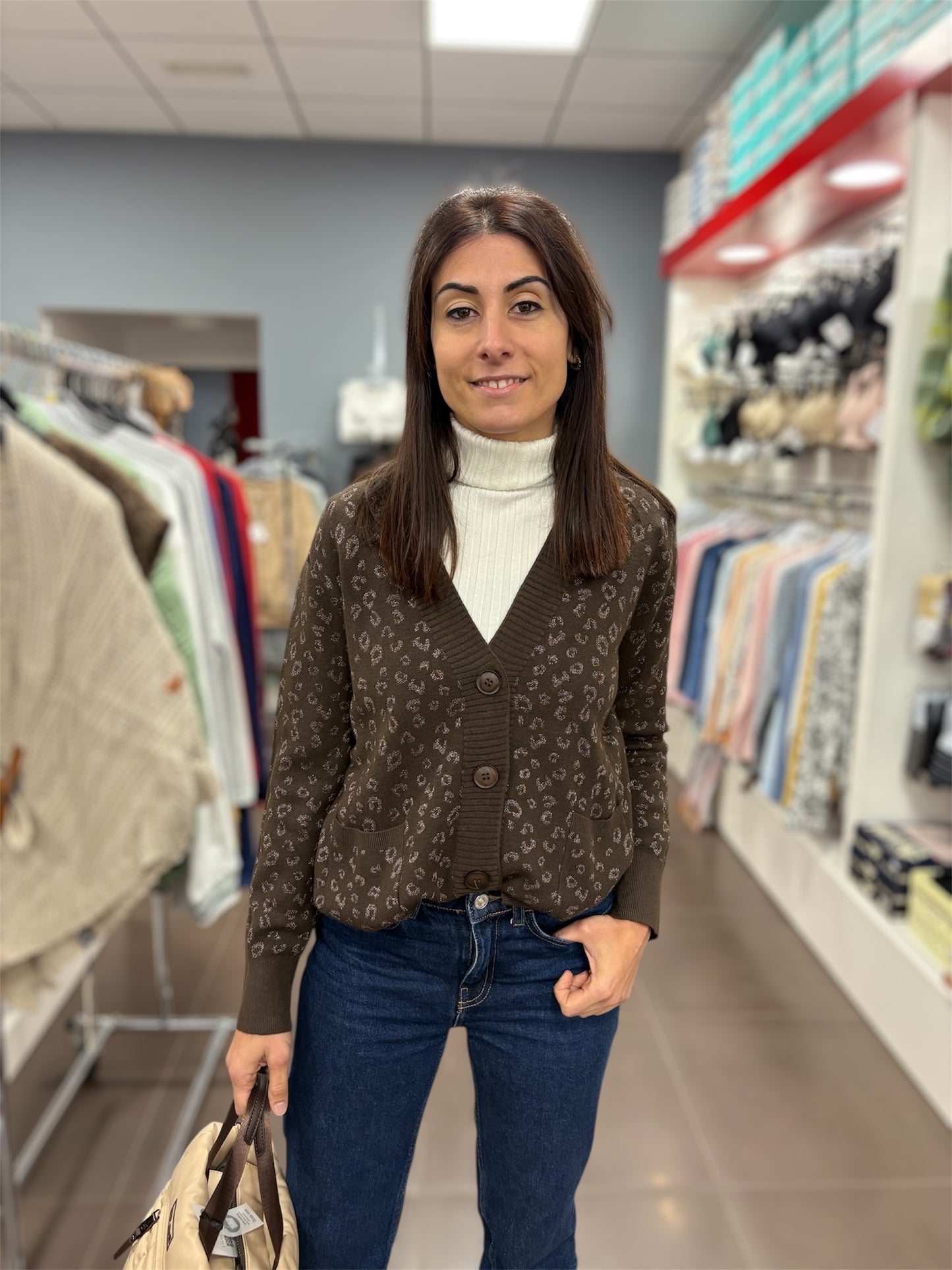 Chaqueta de punto marrón con estampado suave 🤎