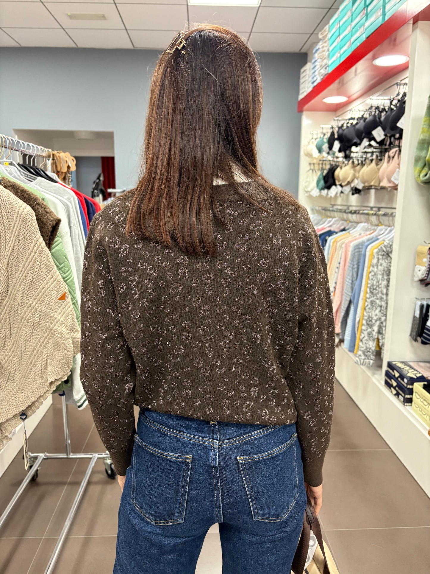 Chaqueta de punto marrón con estampado suave 🤎