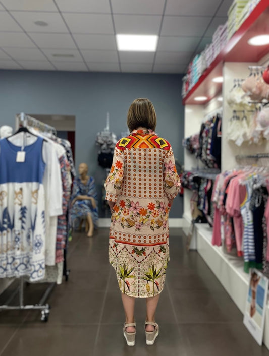 🌺 Vestido camisero estampado tropical