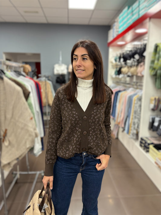 Chaqueta de punto marrón con estampado suave 🤎