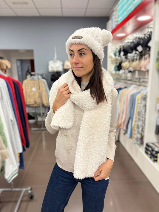 Conjunto de gorro y bufanda Selmark – Peluche blanco 🤍❄️