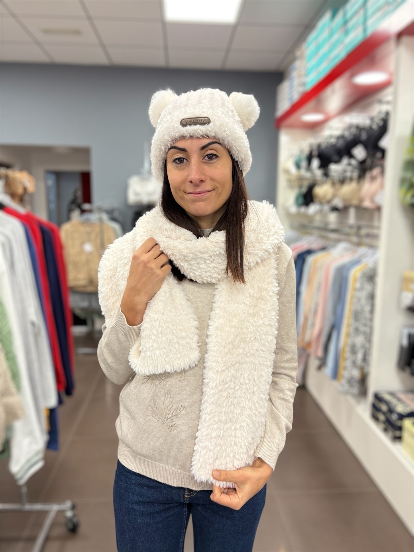 Conjunto de gorro y bufanda Selmark – Peluche blanco 🤍❄️