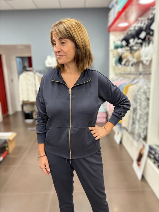 Conjunto gris azulado con cremallera