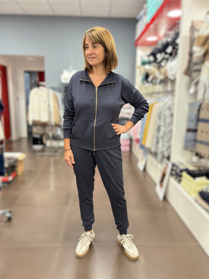 Conjunto gris azulado con cremallera