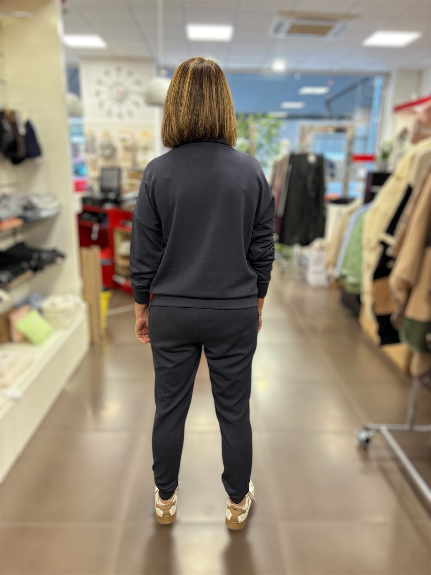 Conjunto gris azulado con cremallera