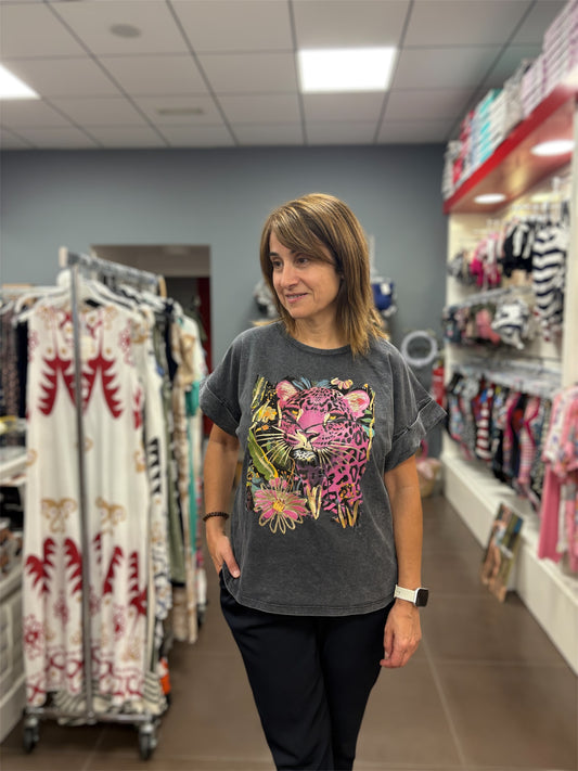 🐆🌸 Camiseta Pantera Tropical